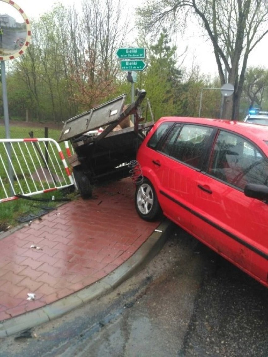 Groźny wypadek w gminie Sulmierzyce. Wymusił pierwszeństwo na skrzyżowaniu [FOTO]