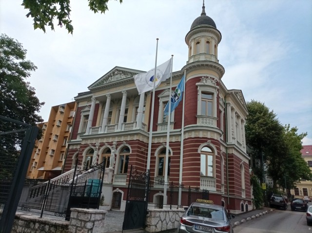Willa Mandić w Sarajewie – tutaj w 1919 roku Franciszek Kruszelnicki otworzył konsulat Rzeczypospolitej. Organizował m.in. powroty do kraju polskich żołnierzy armii austro-węgierskiej