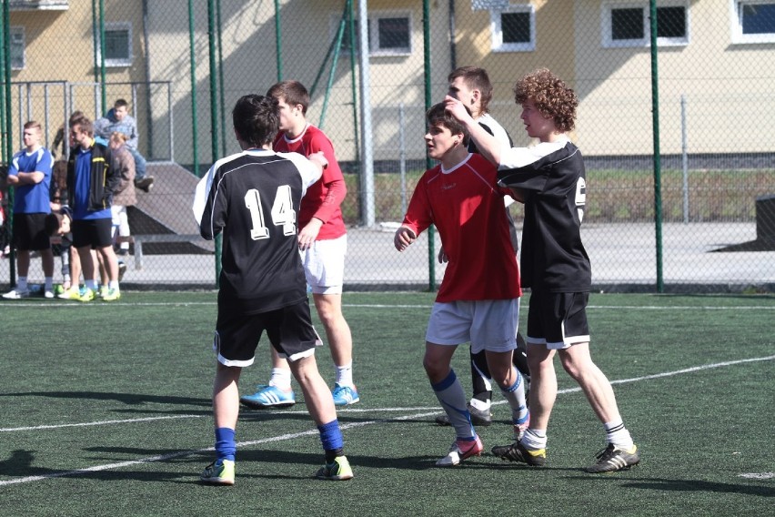 Turniej piłki nożnej szkół ponadgimnazjalnych
Miejsce I -...
