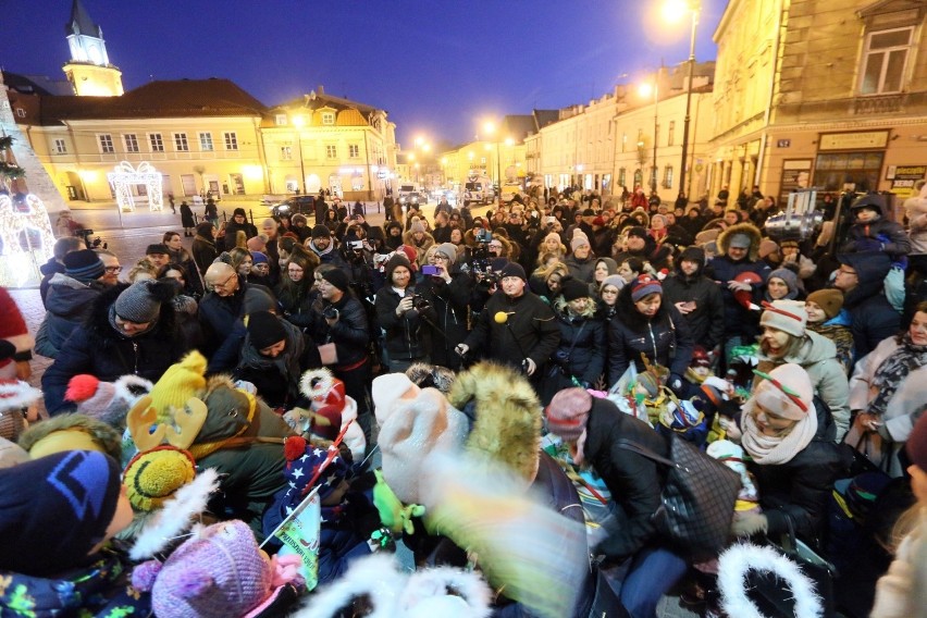 Lublin rozjaśnił się na święta. Wielkie odliczanie i choinka zabłysła. Zobacz zdjęcia