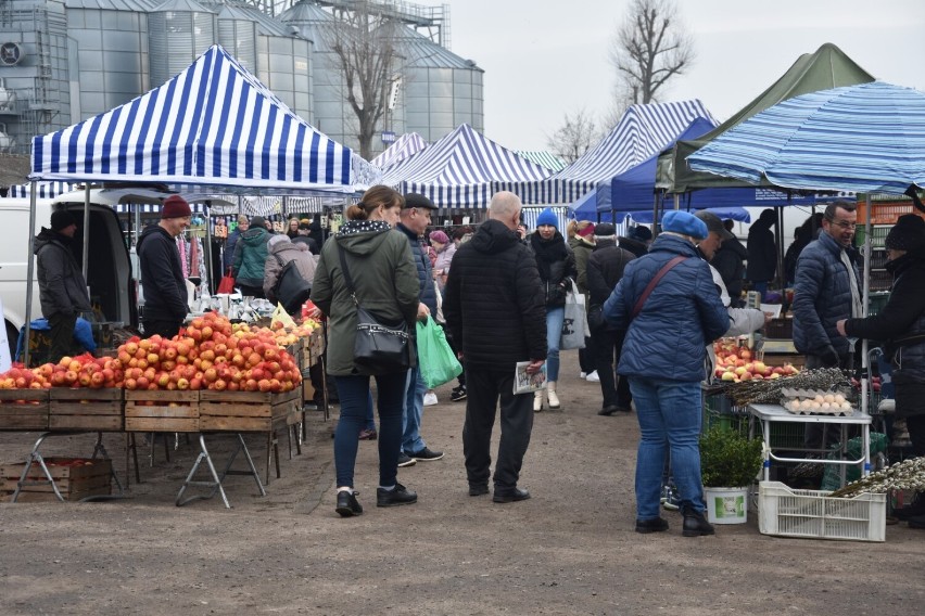 Dzień targowy w Wągrowcu. Tak było na miejskim targowisku w czwartek 30 marca 