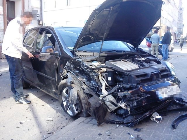 Krotoszyn: wypadek na skrzyżowaniu Zdunowskiej i Piastowskiej (FOTY)