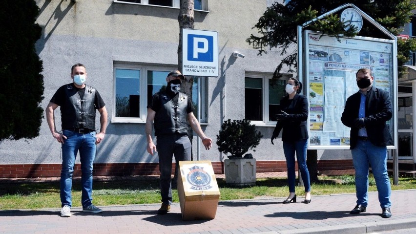 Maseczki od motocyklistów dla starostwa powiatowego w Radomsku