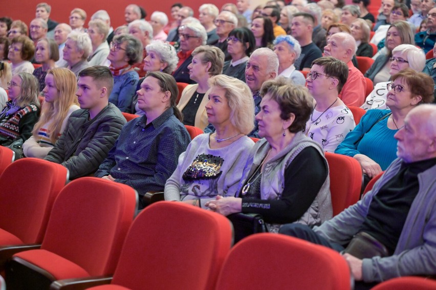 Akordeonowy duet Face2Face na scenie grudziądzkiego teatru. To był "Koncert niedzielny". Zobacz zdjęcia