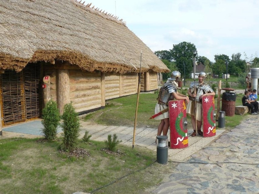 Rekonstruktorzy pojawią się w zrekonstruowanej osadzie z...