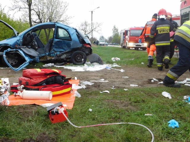W sobotę, około godz. 15.00 na drodze pomiędzy Owieczkami a Gościejewem, doszło do groźne wypadku samochodowego, w którym zostały ranne cztery osoby.

Więcej:
Wypadek w Gościejewie