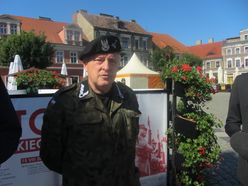 Święto Wojska: orkiestry i pokazy wojskowe na gnieźnieńskim Rynku