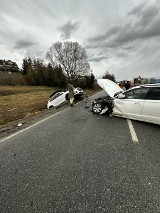 Wypadek na zakopiance w Bańskiej Niżnej. Dwie osoby poszkodowane. Droga zablokowana 