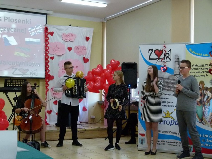 Walentynkowe piosenki w w Zespole Szkół Zawodowych nr 1 w Zduńskiej Woli