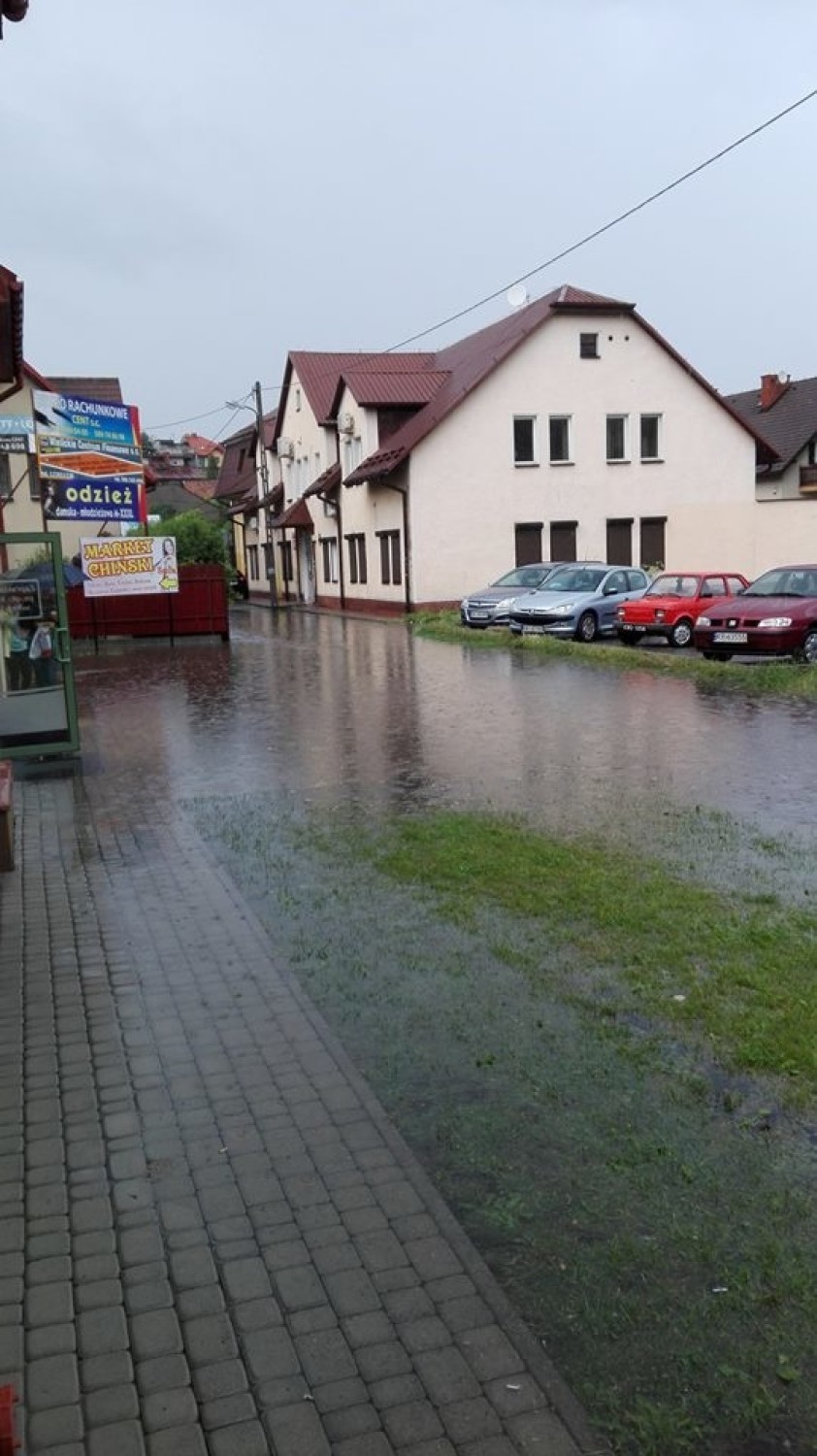 Nawałnica w Wieliczce, zalane ulice i budynki [ZDJĘCIA INTERNAUTY]