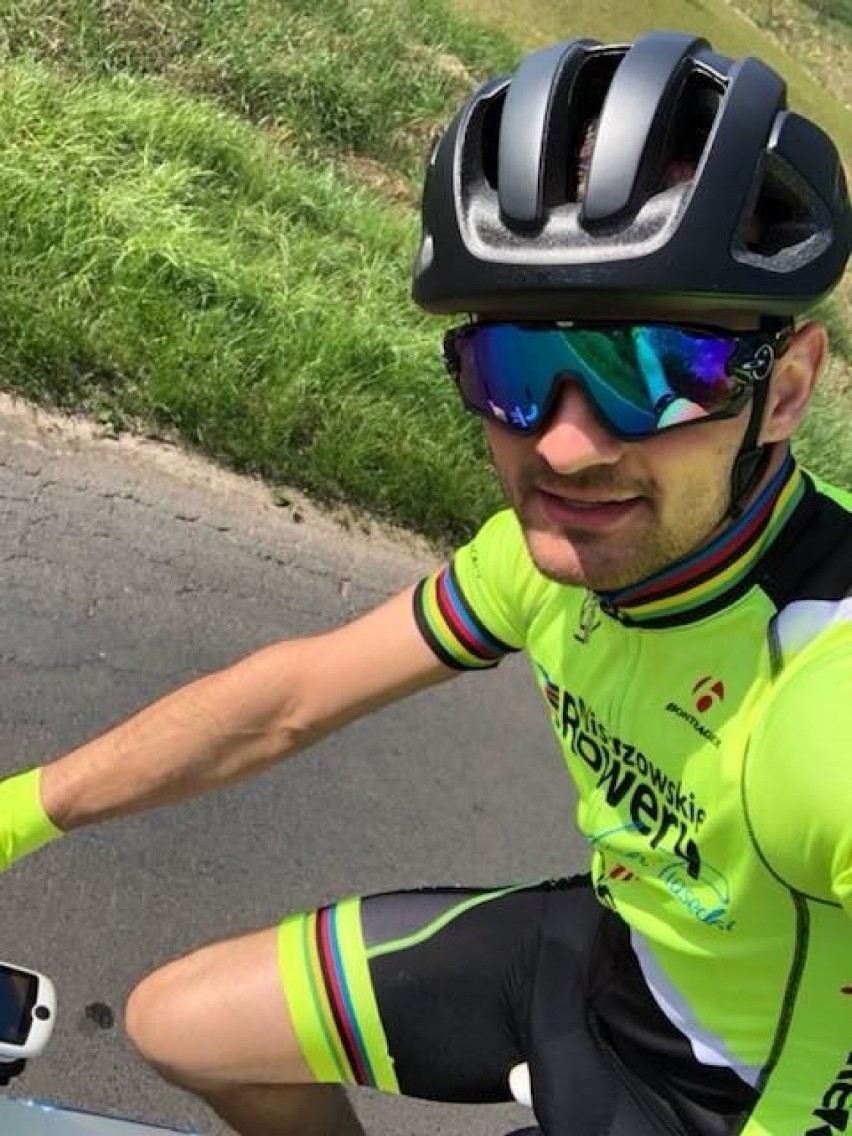 Bartosz Zmarzlik poza czołówką na trzecim etapie Orlen e-Tour de Pologne. W wirtualnego wyścigu "zdefektował" mu rower. Jak?