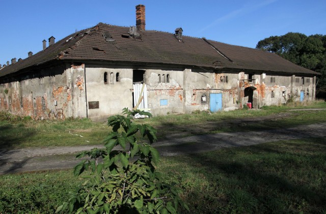 Zabudowania danego folwarku wymagają szybkiego remontu