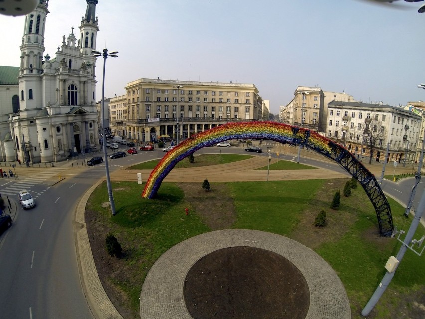 Tęcza na Placu Zbawiciela