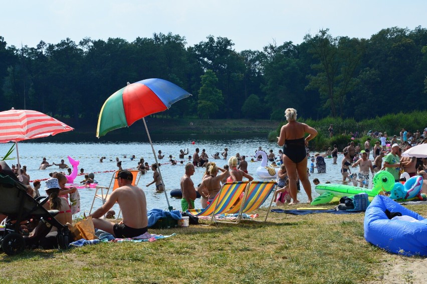 Zalew w Małomicach. Czysta plaża, plac zabaw dla dzieci,...