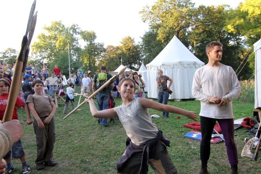 Wrocław: Rycerze, księżniczki i smoki na Jarmarku Jadwiżańskim (ZDJĘCIA)