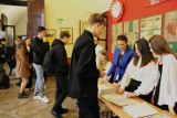 Europejskie forum szkół w byłym pałacu Sanguszków w Tarnowie. Konkursowe zmagania uczniów na temat UE, a w tle dwie okrągłe rocznice 