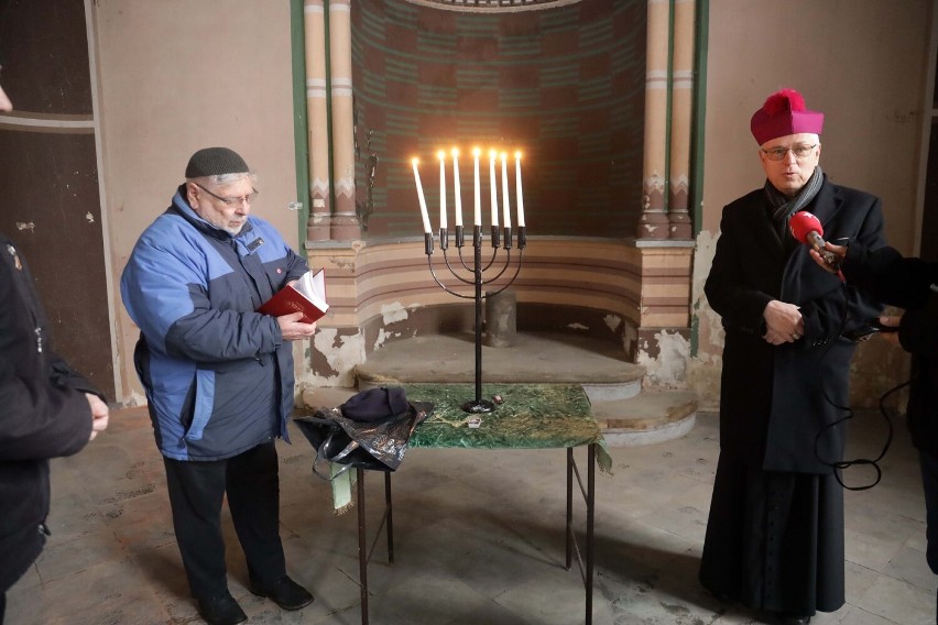 Legnica: XXVII Dzień Judaizmu. Biskup legnicki modlił się z przedstawicielami Gminy Żydowskiej, zdjęcia