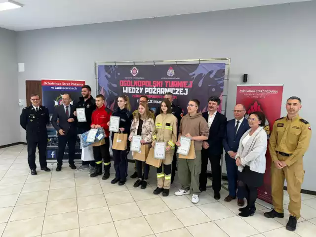 Eliminacje Powiatowe Ogólnopolskiego Turnieju Wiedzy Pożarniczej „Młodzież Zapobiega Pożarom” został zorganizowany w tym roku strażnicy OSP w Janiszewicach. W konkursie uczestniczyli uczniowie szkół podstawowych i średnich.