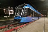 Kiedy do Wrocławia przyjeżdżają nowe tramwaje? Odpowiadamy: w ciemną noc. Zobaczcie zdjęcia!