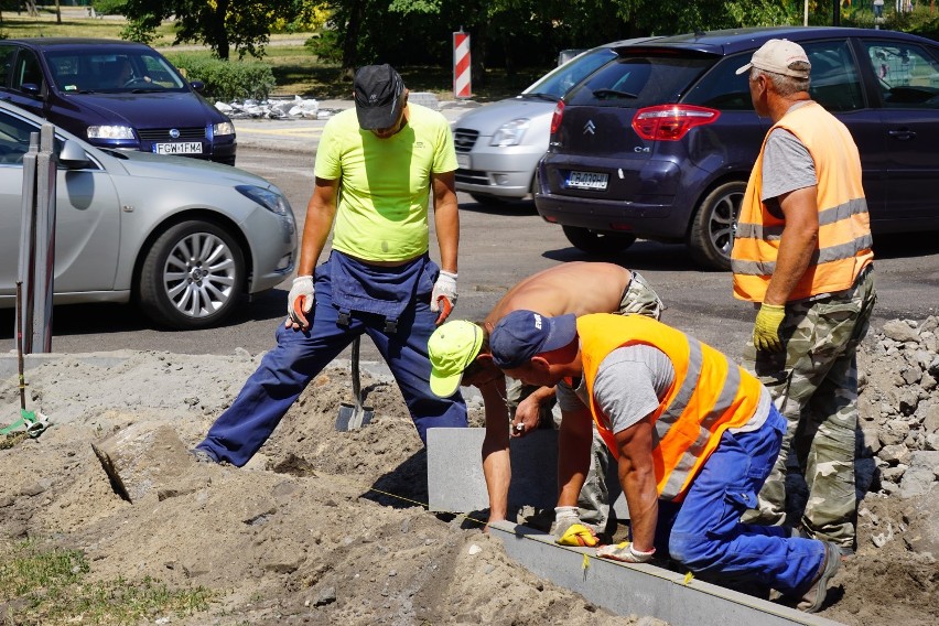 Remont ul. Sułkowskiego w Bydgoszczy. Duże utrudnienia dla kierowców na os. Leśnym [zdjęcia, wideo]