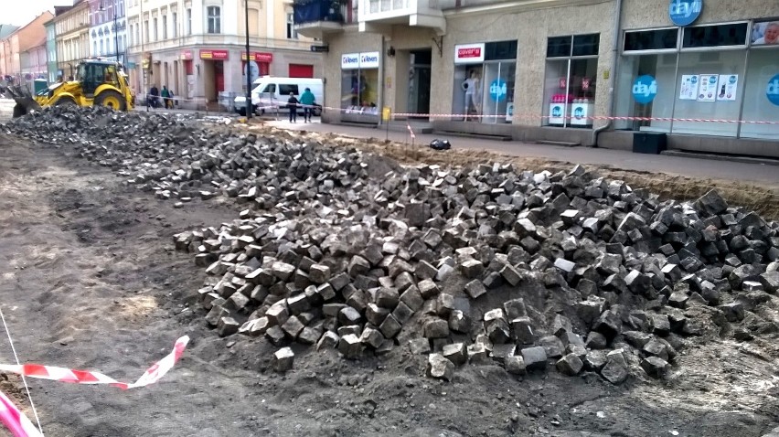 Remont ulicy Piłsudskiego w Nowej Soli trwa [zdjęcia]