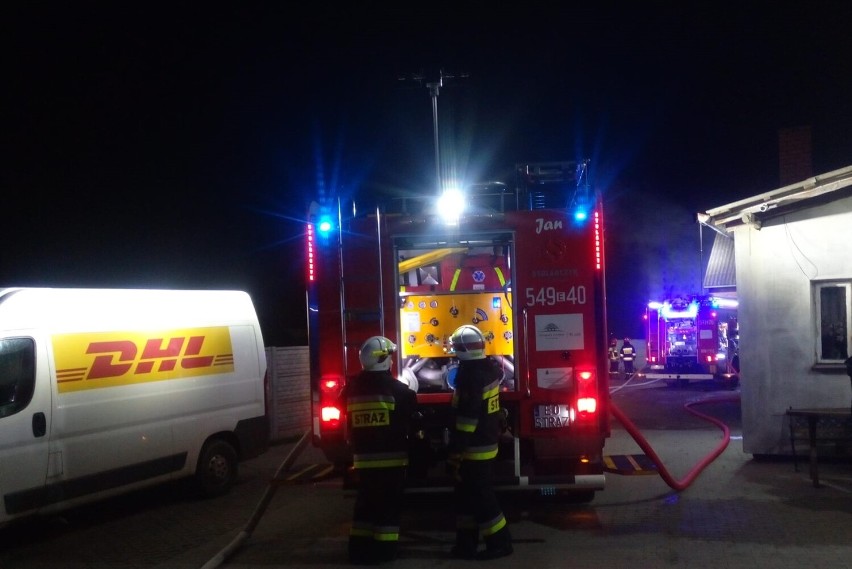 Nocny pożar w Łazisku koło Tomaszowa Maz. Spłonęły pojazdy warte ponad 400 tys. zł