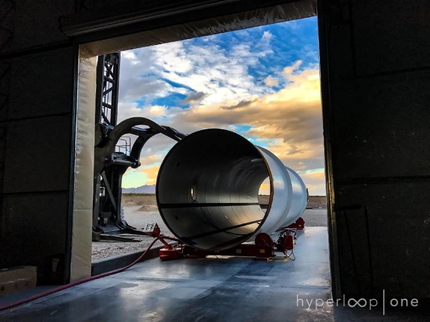 Hyperloop w Warszawie. Kolej przyszłości rozpędzi się do...