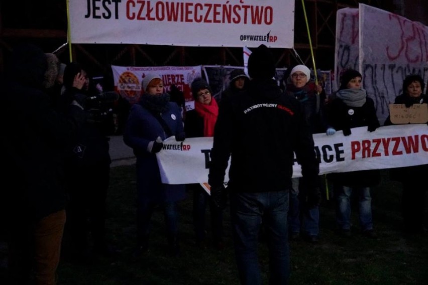 Pielgrzymka kibiców na Jasną Górę: Kibice zaatakowali Obywateli RP na jasnogórskich błoniach