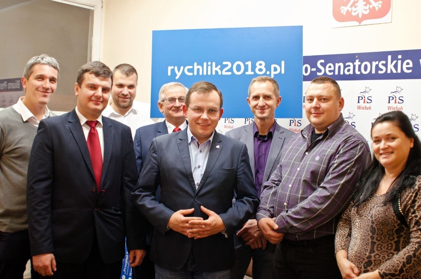 Wybory 2018 w Wieluniu. Sztab wyborczy Pawła Rychlika [ZDJĘCIA]