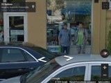 Mogilno - Oni przystanęli na chwilę w Mogilnie, żeby odpocząć. Nie wiedzieli, że robią im zdjęcia. Przyłapały ich kamery Google Street View