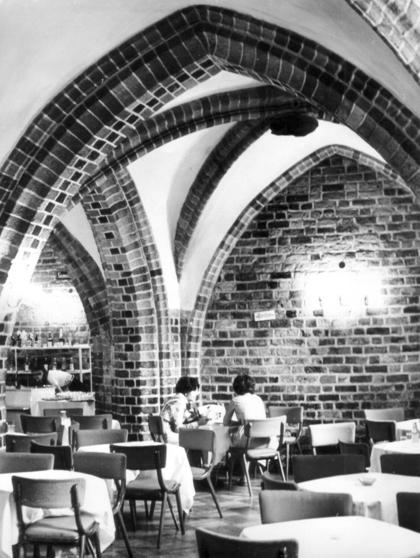 1980 r. Restauracja Piwnica Świdnicka w Rynku we Wrocławiu