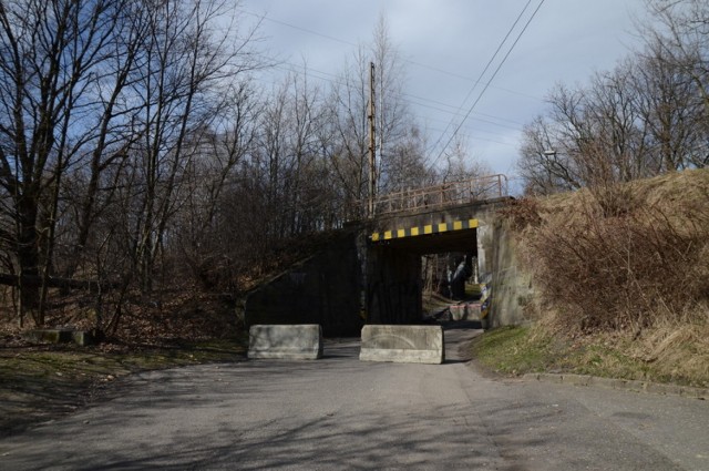 Wpiątek, 13 kwietnia, zaczyna się rozbiórka wiaduktu na Witczaka w Jastrzębiu. Uważajcie w tym rejonie