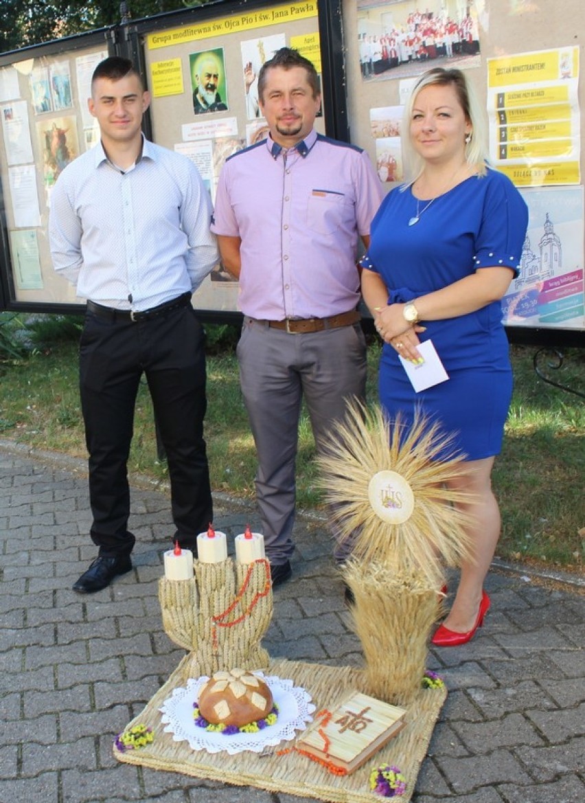 Podziękowanie za zebrane plony. Dożynki parafialne w kościele pw. Najświętszej Maryi Panny Wniebowziętej w Zbąszyniu