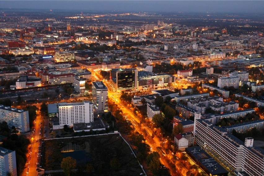 Nocne panoramy Wrocławia, Krakowa oraz Warszawy także...