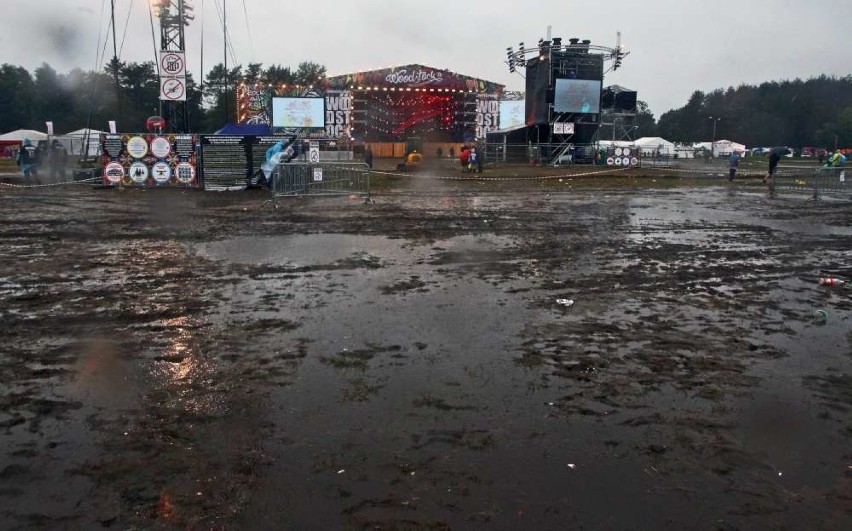 Z powodu deszczu oficjalne rozpoczęcie Przystanku Woodstock...