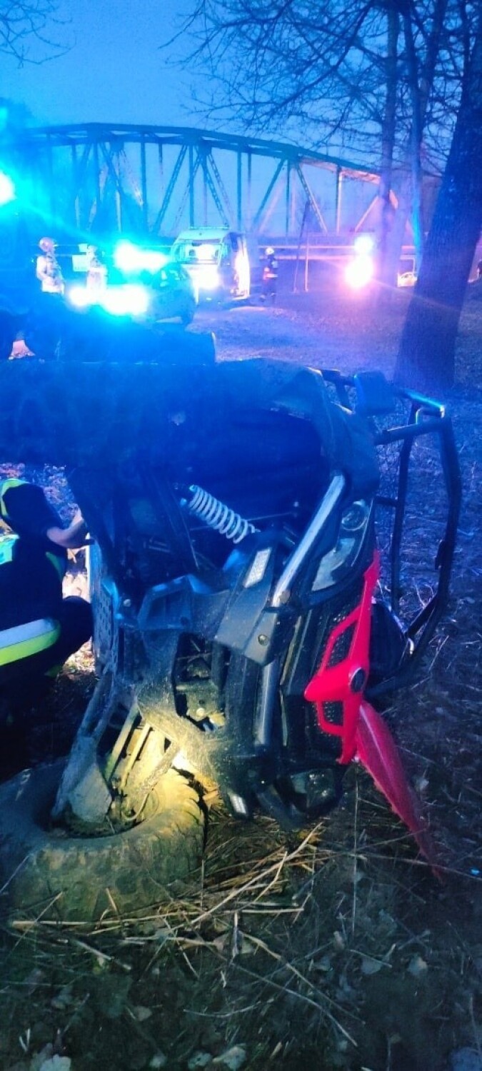 Groźny wypadek w Tryńczy. Dwie osoby zostały poszkodowane