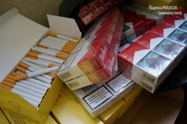 Policja w Jastrzębiu: 72-latek miał „lewe" papierosy
