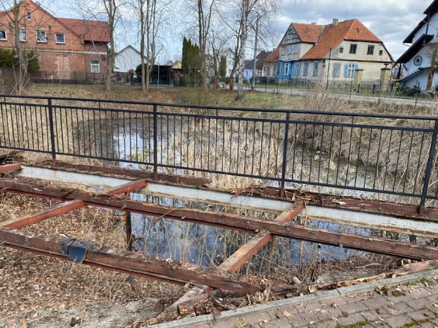 Nowe miejsce odpoczynku w Cedrach Wielkich. Trwa rewitalizacja terenu przy stawie