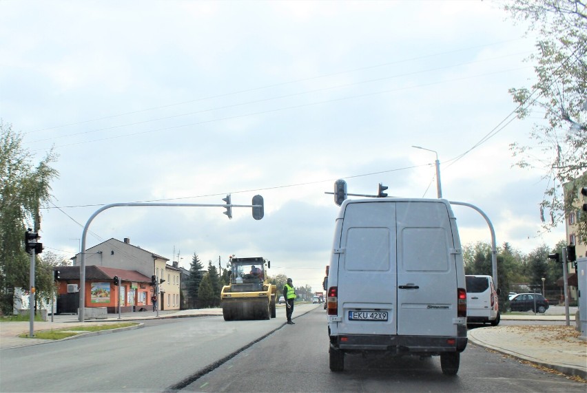 W tym tygodniu drogowcy wylewają ostatnią warstwę asfaltu