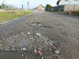 Mieszkańcy Kobylnik walczą o przebudowę drogi. Pod petycją podpisało się 150 osób