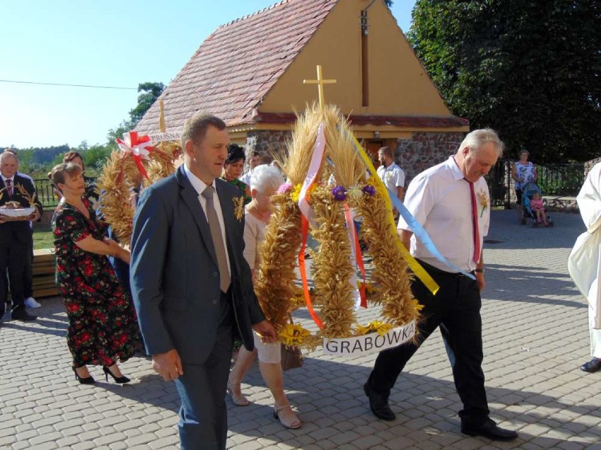 Tłumy na dożynkach parafialno- wiejskich w Wyszynach (ZDJĘCIA)