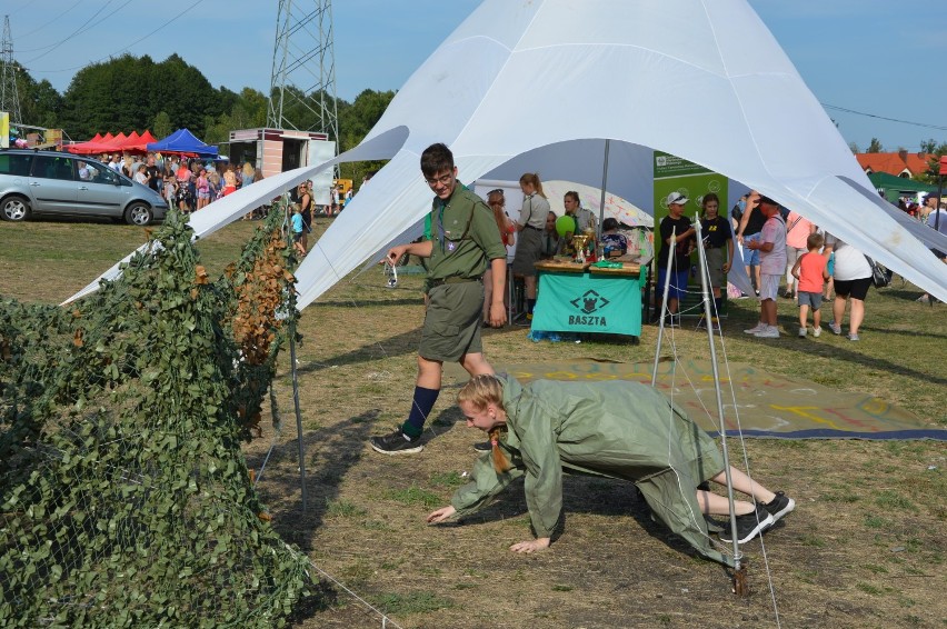 Piknik Lokalni Niebanalni w Tomaszowie. Festiwal Kolorów i Grzegorz Hyży [ZDJĘCIA, FILM]