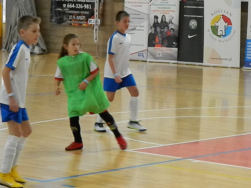 Emilka Hohorek z rodzicami na turnieju "Piłkarze Dzieciom"
