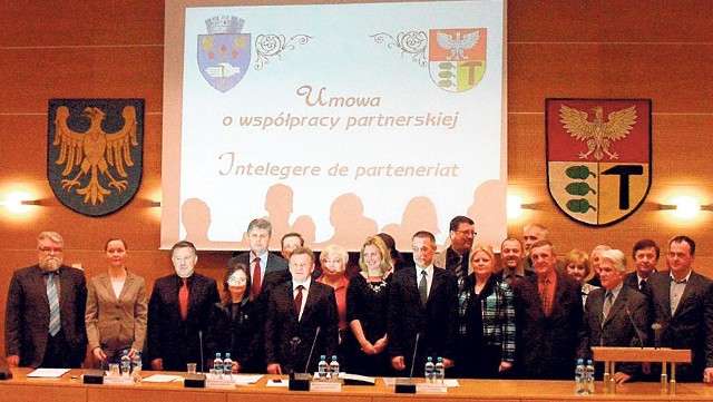 Rumuńscy goście z Medias w środę wzięli udział w uroczystej sesji Rady Miejskiej
