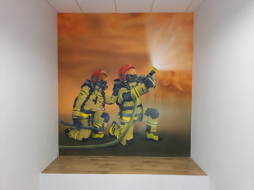 Mural dla strażaków w Zduńskiej Woli od Liceum Plastycznego ZDJĘCIA