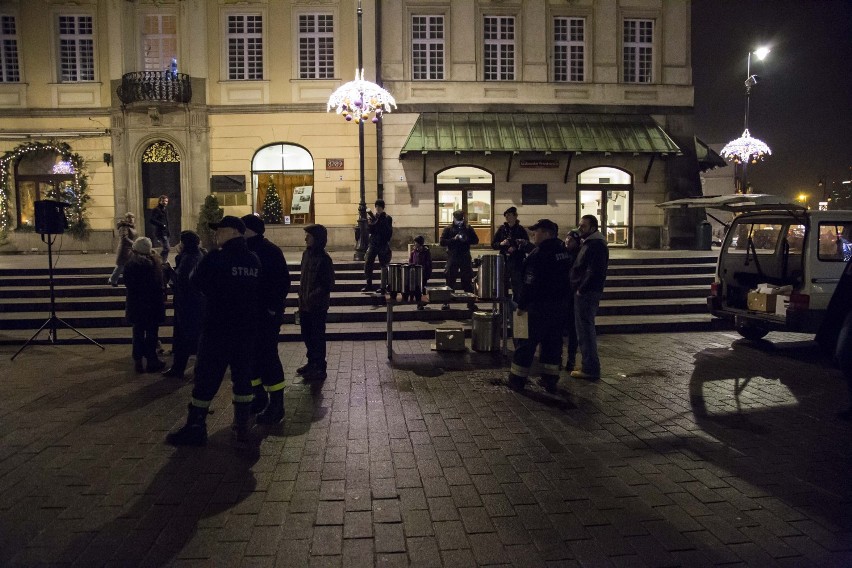 Betlejemskie Światło Pokoju, Warszawa. Harcerze przekazali...