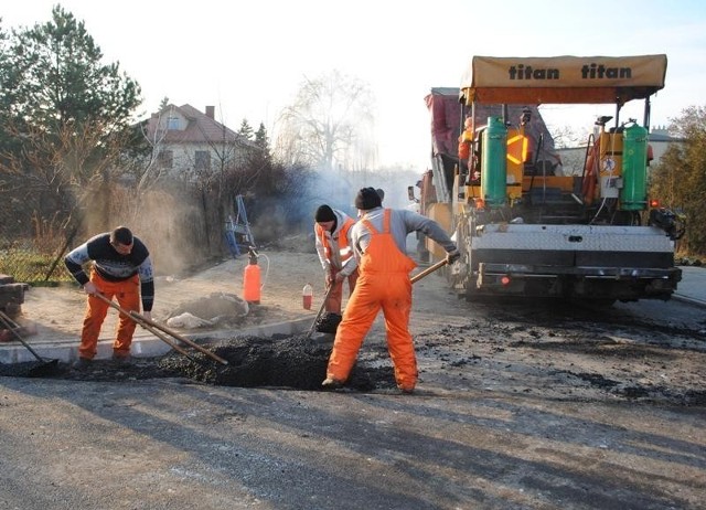 W tym roku na remonty i przebudowę dróg powiatowych przeznaczone zostanie ponad 5 mln złotych