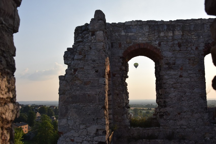 II Zamkowa Fiesta Balonowa - tłumy obserwowały wyścig...