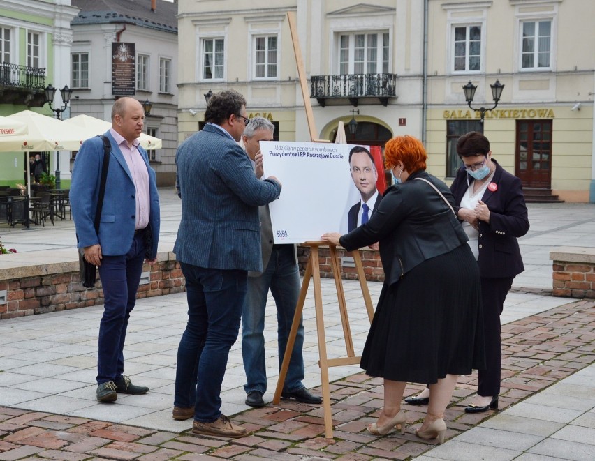 Działacze PiS z Radomska i powiatu wyrazili poparcie dla...