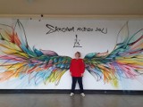 Piękny mural powstał przy częstochowskiej szkole! Oto "Skrzydła losu" - zobacz ZDJĘCIA
